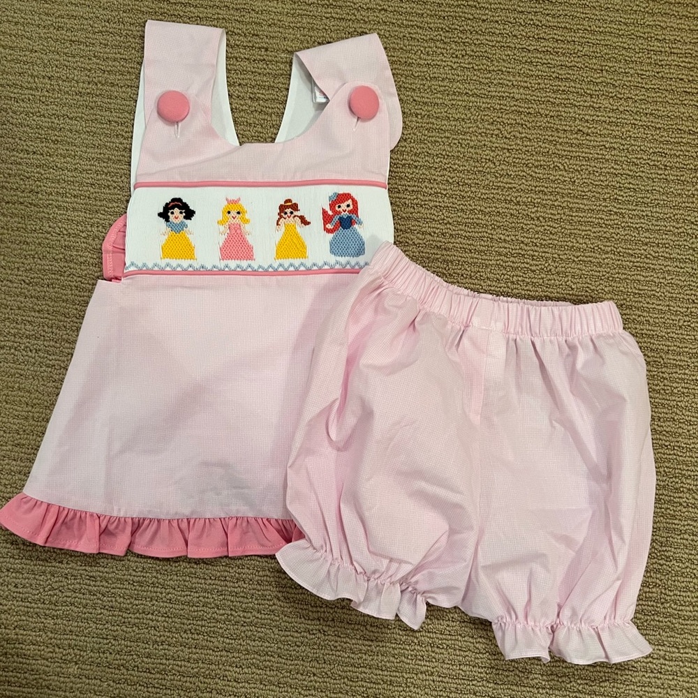 Stitchy fish 2 piece Disney princess set. 24m. NWT